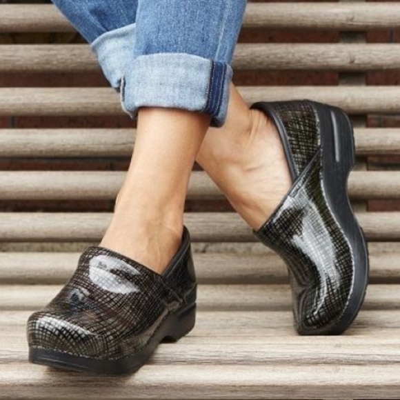 dansko silver black crisscross